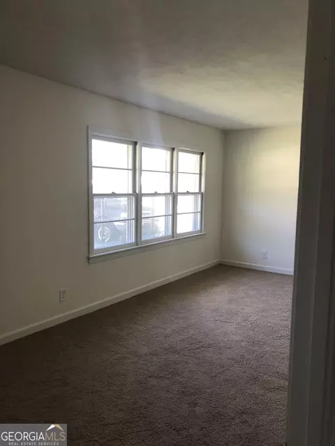 Living - 1716 44th St, Valley, AL 36854 photo 2 of 3