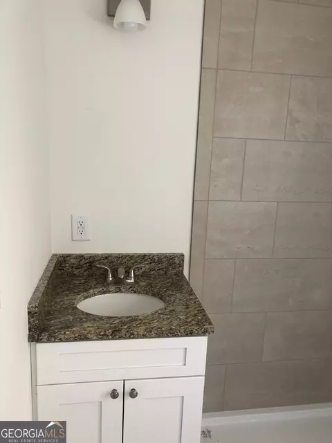 Bath - 1716 44th St, Valley, AL 36854 photo 3 of 4
