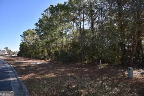 372 Bateau Dr, Saint Marys, GA 31558