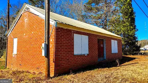 1013 Veterans Pkwy, Barnesville, GA 30204
