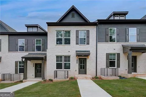 305 Daybreak Ln, Newnan, GA 30265