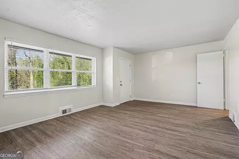 Living - 1660 Valencia Rd, Decatur, GA 30032 photo 2 of 5