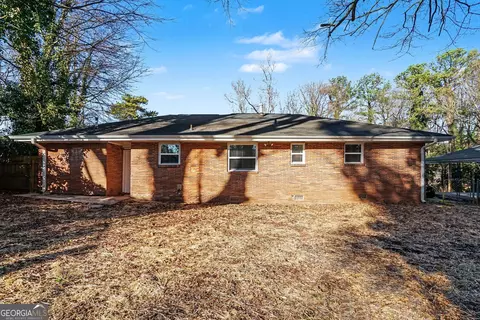 Exterior - 1660 Valencia Rd, Decatur, GA 30032 photo 3 of 4