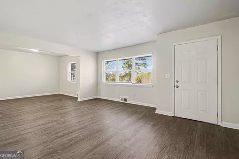 Living - 1660 Valencia Rd, Decatur, GA 30032 photo 1 of 5