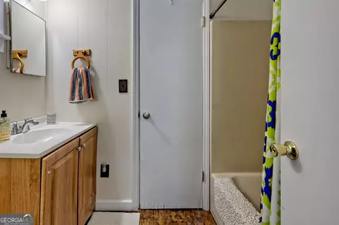 Bath - 254 238 Fulton Rd, Tiger, GA 30576 photo 1 of 2