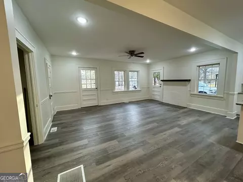 Living - 316 Watson St, Jackson, GA 30233 photo 1 of 3