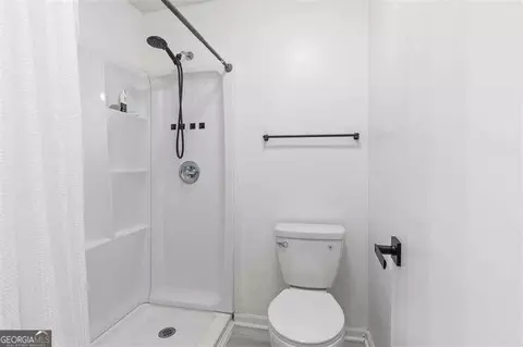 Bath - 150 Tall Oak Trl, Covington, GA 30014 photo 2 of 3