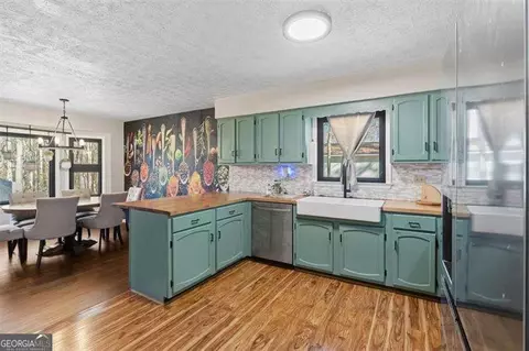 Kitchen - 150 Tall Oak Trl, Covington, GA 30014 photo 4 of 6