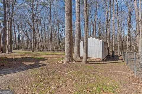Exterior - 150 Tall Oak Trl, Covington, GA 30014 photo 10 of 11