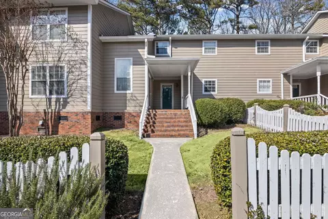 4494 Pineridge Cir, Atlanta, GA 30338
