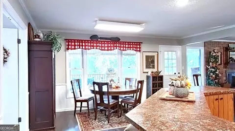 Dining - 290 Long Rd, Bainbridge, GA 39817 photo 4 of 4