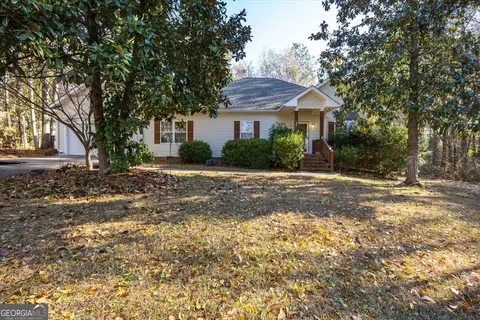 122 Oak Dr, Gray, GA 31032