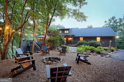 520 Grizzly Ridge Rd, Lakemont, GA 30552
