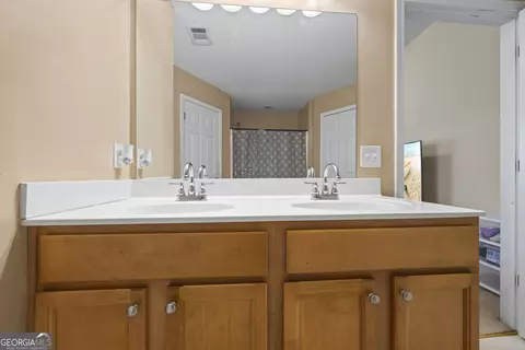 Bath - 7 Crest View Cir, Carnesville, GA 30521 photo 1 of 2