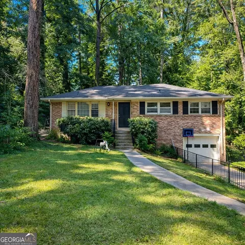 375 Derbyshire Dr, Stone Mountain, GA 30088