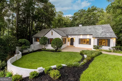 737 W Conway Dr NW, Atlanta, GA 30327