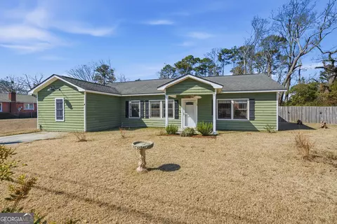 14 Redmond Ave, Garden City, GA 31408