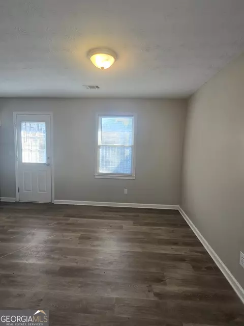 Living - 25 Georgia Ave, Hampton, GA 30228 photo 4 of 4