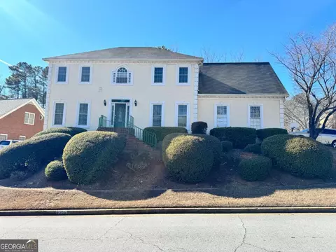 9220 Mackinac Dr, Johns Creek, GA 30022
