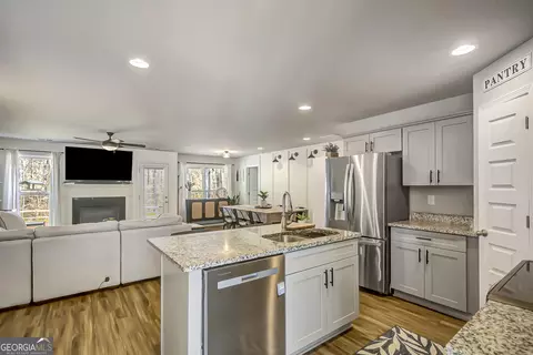 Kitchen - 240 Avalee Rd, Brooks, GA 30205 photo 7 of 8