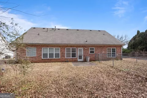 Exterior - 11203 Knotty Pine Pl, Hampton, GA 30228 photo 3 of 4