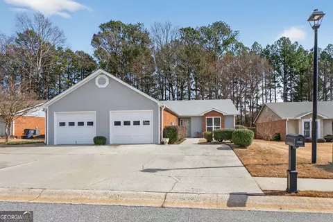 130 Wilbanks Dr, Fayetteville, GA 30215