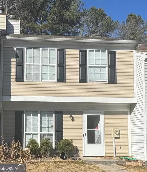 5743 Wells Cir, Stone Mountain, GA 30087