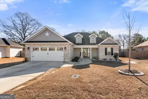 611 Broderick Cir, Warner Robins, GA 31088