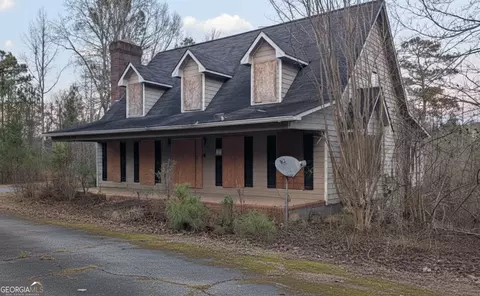 831 Sunset Dr, Locust Grove, GA 30248