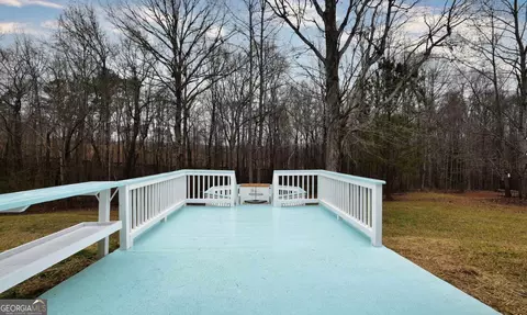 Exterior - 105 Redwood Dr, Lagrange, GA 30240 photo 2 of 8