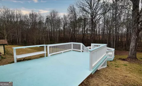 Exterior - 105 Redwood Dr, Lagrange, GA 30240 photo 3 of 8