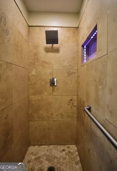 Bath - 105 Redwood Dr, Lagrange, GA 30240 photo 5 of 6