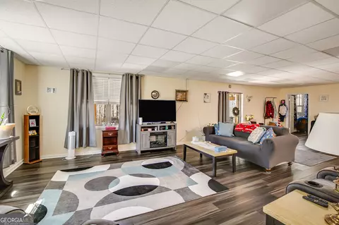 Living - 733 Cherry Rd, Franklin, GA 30217 photo 1 of 2