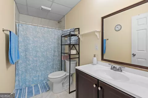 Bath - 733 Cherry Rd, Franklin, GA 30217 photo 6 of 8