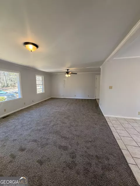 Living - 203 Bonaventure Dr, Lagrange, GA 30241 photo 2 of 3