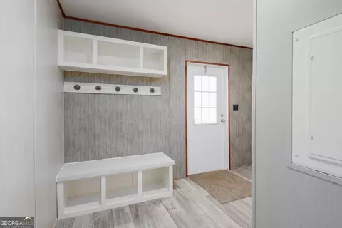 Entry Way - 424 Lb Hall Rd, Garfield, GA 30425 photo 3 of 3
