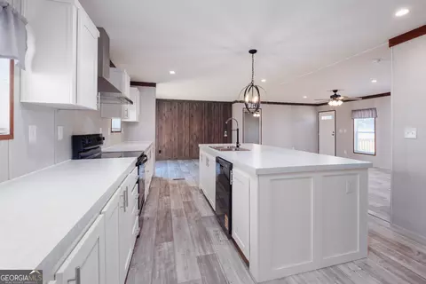 Kitchen - 424 Lb Hall Rd, Garfield, GA 30425 photo 1 of 1