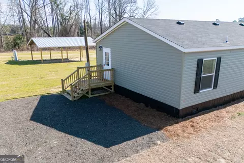 Exterior - 424 Lb Hall Rd, Garfield, GA 30425 photo 3 of 4