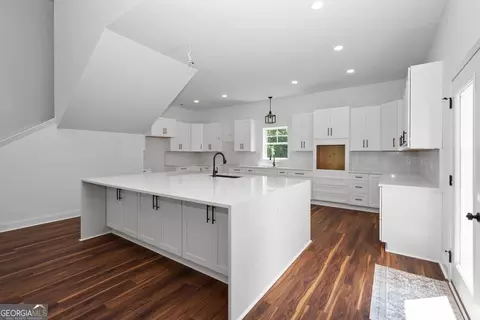 Kitchen - 1000 Foxcroft Dr, Lagrange, GA 30240 photo 1 of 9