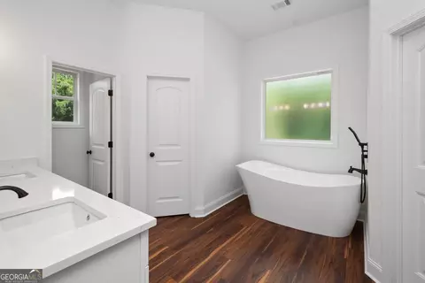 Bath - 1000 Foxcroft Dr, Lagrange, GA 30240 photo 1 of 4