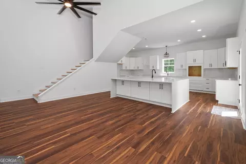 Entry Way - 1000 Foxcroft Dr, Lagrange, GA 30240 photo 2 of 5
