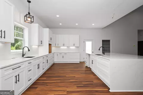 Kitchen - 1000 Foxcroft Dr, Lagrange, GA 30240 photo 9 of 9