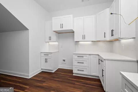 Kitchen - 1000 Foxcroft Dr, Lagrange, GA 30240 photo 8 of 9