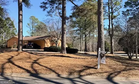 649 Laura Dr, Griffin, GA 30224