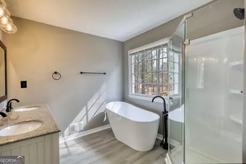 Bath - 1067 Brookview Ln, Hampton, GA 30228 photo 2 of 5
