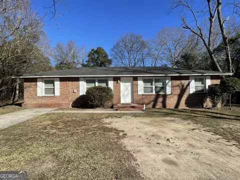 2403 N Groveland Cir, Macon, GA 31206