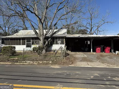 5815 14th Ave, Eastman, GA 31023