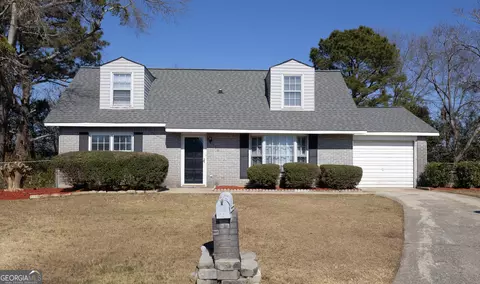 110 Stonefield Ct, Warner Robins, GA 31093