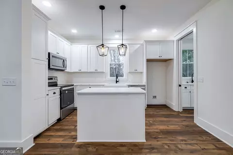 Kitchen - 610 N Rogers St, Pooler, GA 31322 photo 1 of 5