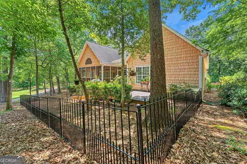 621 Chickasaw Dr, Westminster, SC 29693